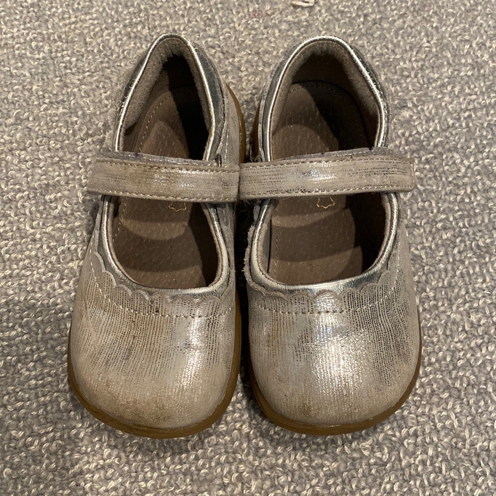 Jane see kai run silver shoes